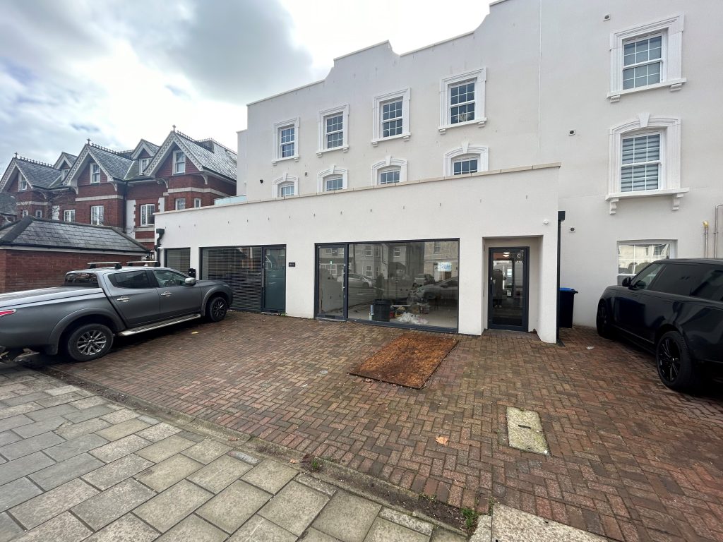 Surbiton. Shop/Office – To Let