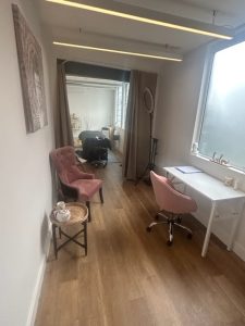 Surbiton Town Centre. Beauty Room/Office – To Let
