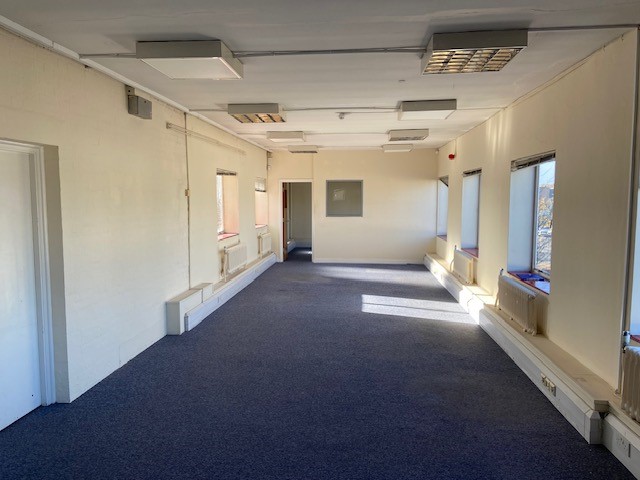 Close by to the A3 at Hook, Bright Economical Office Space in Chessington – To Let